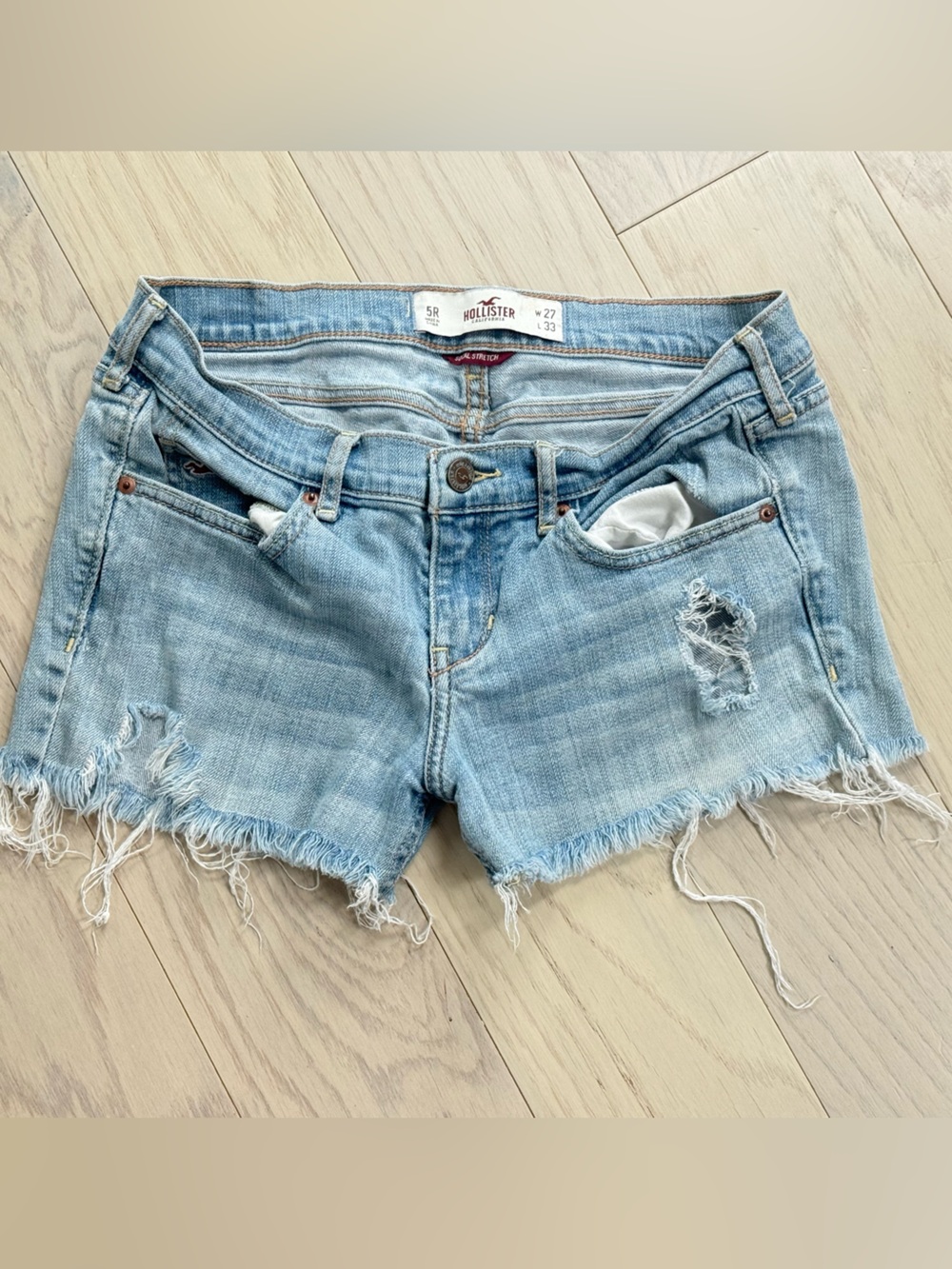 Hollister Light Wash Distressed Denim Shorts - Juniors size 5 /womens 27